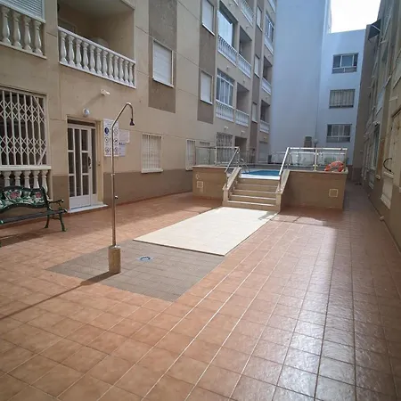Floor With Terrace Near The 公寓 *