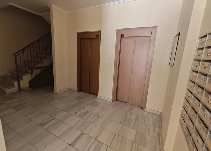 Floor With Terrace Near The 公寓 托雷维耶哈