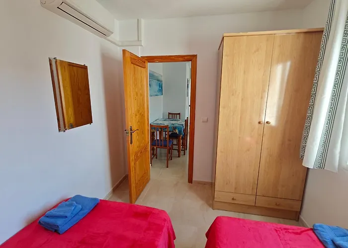 Floor With Terrace Near The * 托雷维耶哈